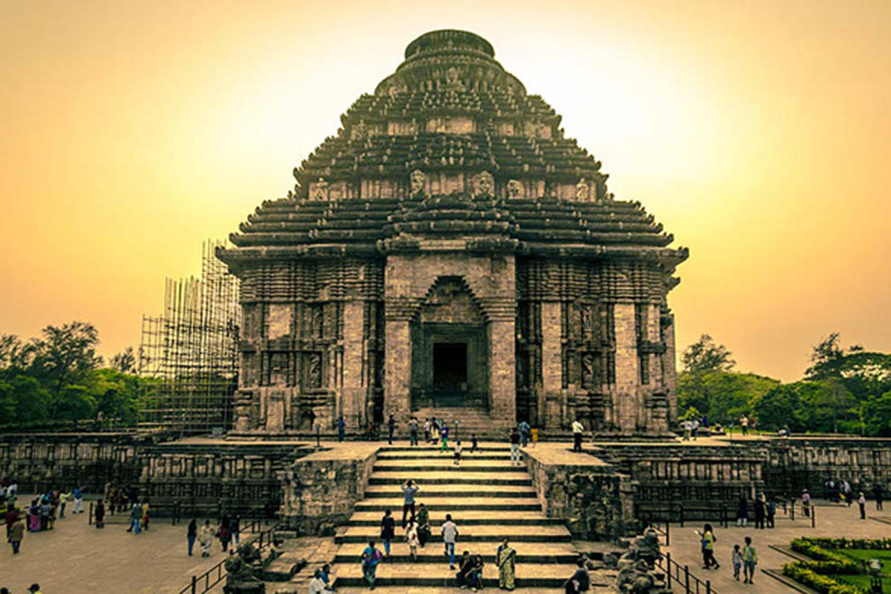 What is Konark temple famous for?